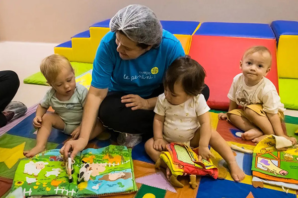 Livros de tecido - Col�gio Le Perini. Educa��o Infantil e Ensino Fundamental. Indaiatuba, SP